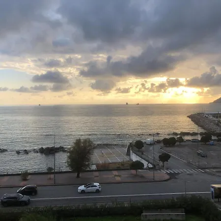 Casasalernofrontemare Apartment Salerno